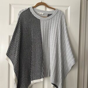 Two by Vince Camuto Black and White Knit Poncho
